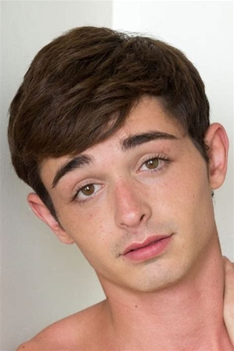 Hung Grayson .